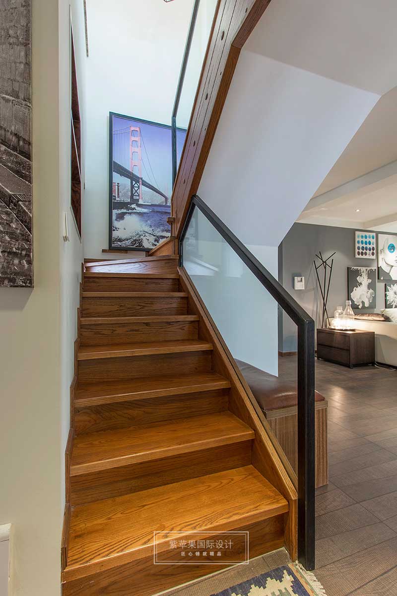 樓梯裝修實(shí)景圖